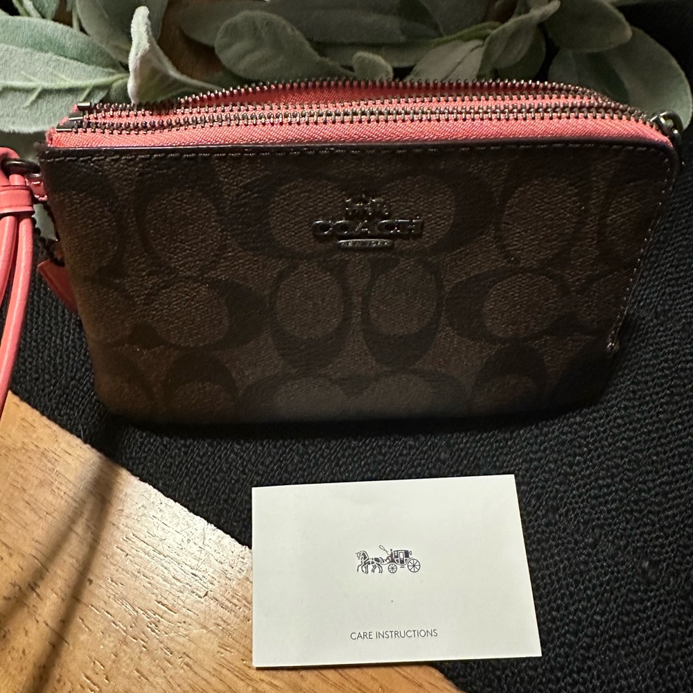 Coach wristlet double corner zip NWOT